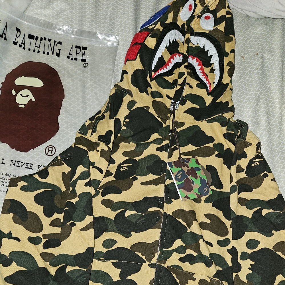 NWT BAPE Medium Shark Camo Hoodie